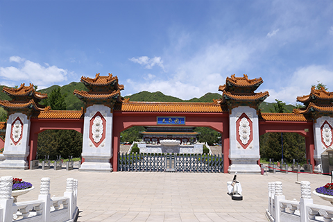 门头沟万佛华侨陵园和昌平天寿陵园那个更加便宜