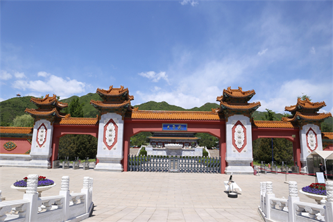 天寿陵园以后会搬迁吗？买块立碑墓地需要多少钱？